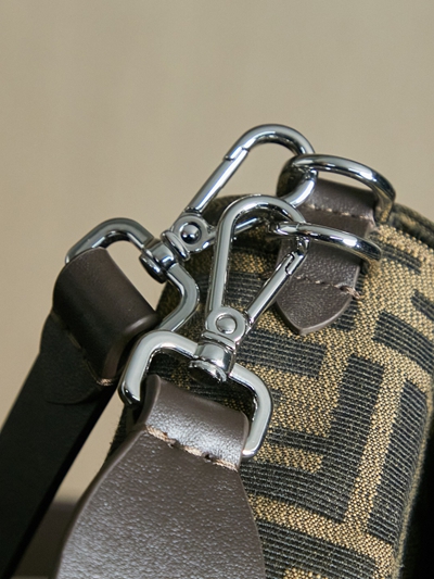 フェンディバッグ素材ディテール